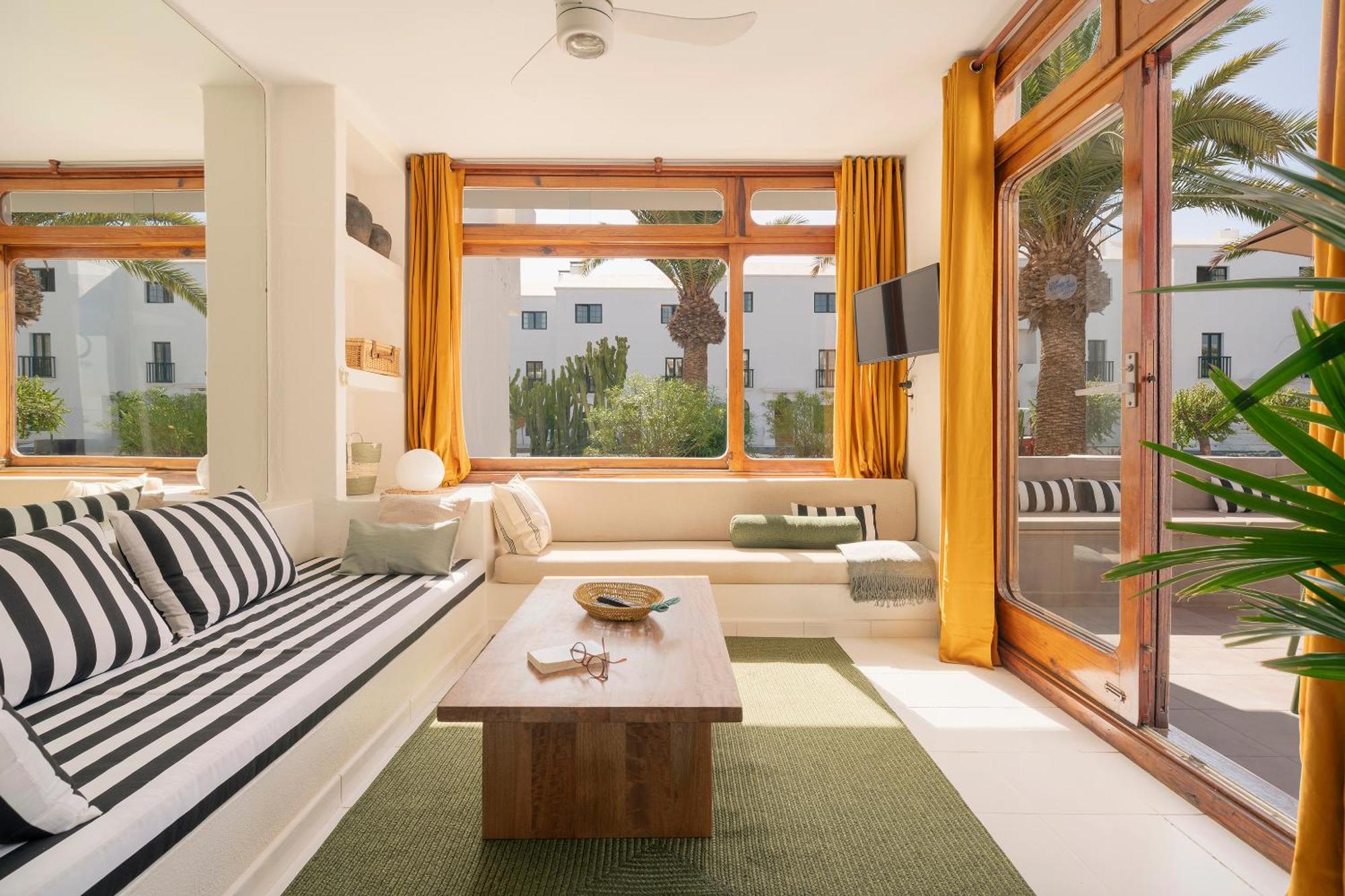 Lanzarote Beach Apartments, Casa Bruna Costa Teguise Eksteriør billede